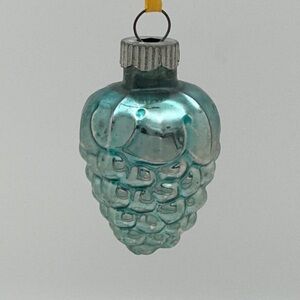 Vintage Shiny Brite Aqua Teal Grape Cluster Glass Ornament USA w/ Display Box